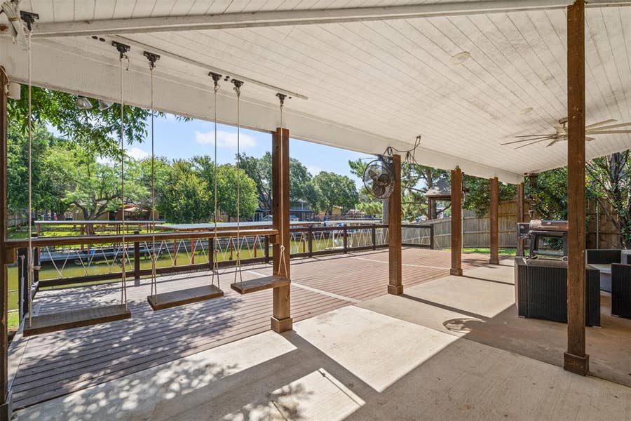 Property photo for 4021 Sioux Court, Granbury, TX