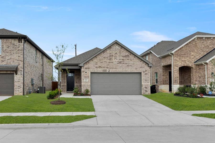 Property photo for 5925 Laurel Lake Lane, Pilot Point, TX