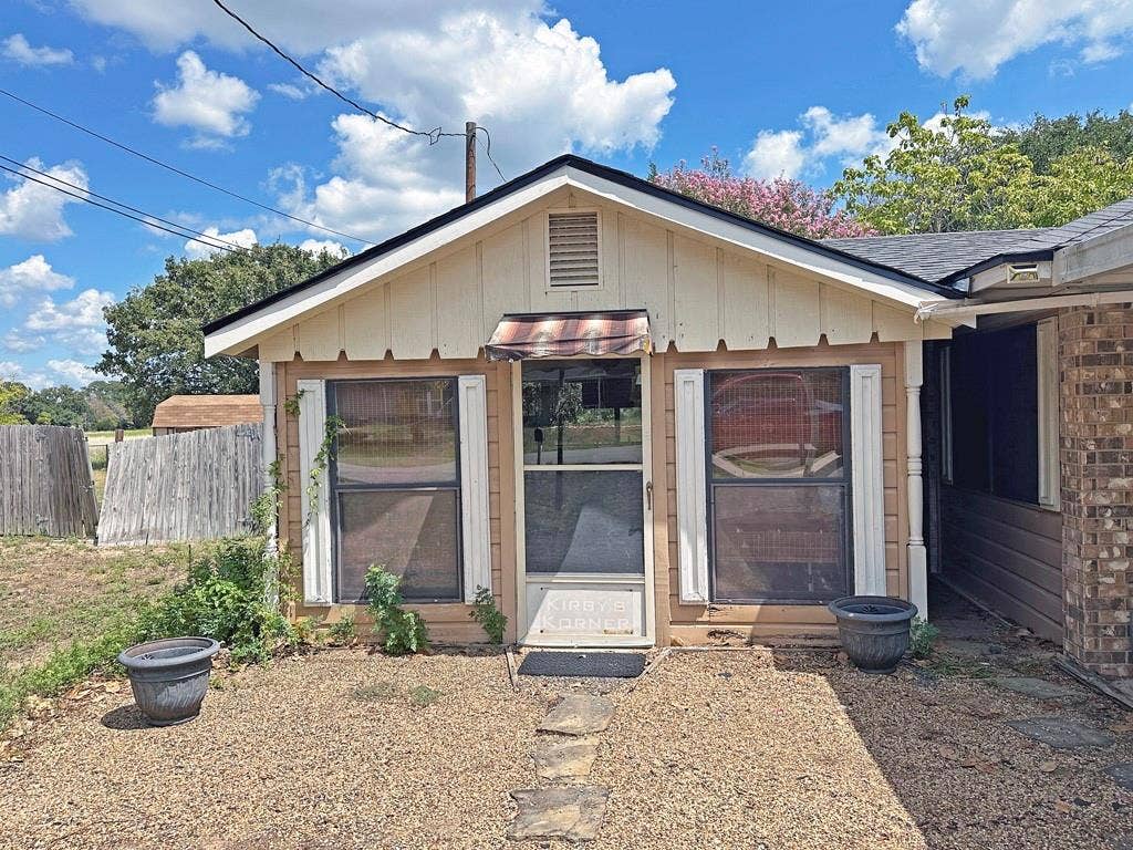 2307 Crystal Drive, Athens, TX 75751