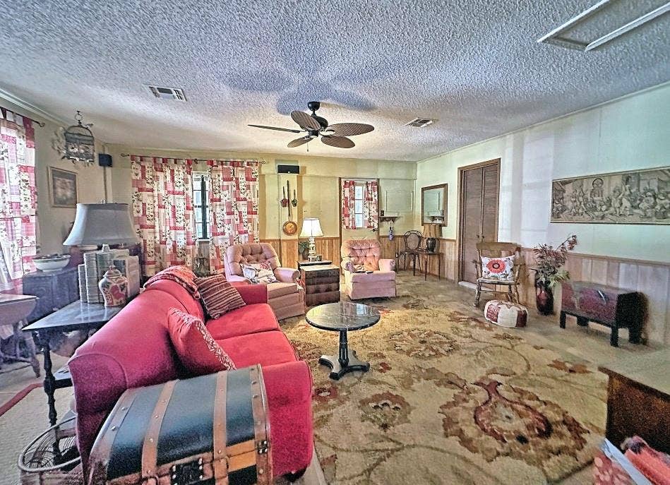 2307 Crystal Drive, Athens, TX 75751