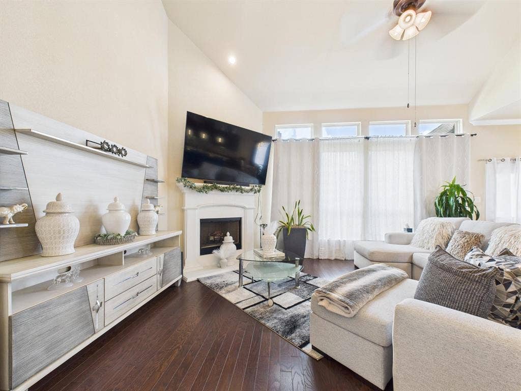 413 Brookdale Drive, Midlothian, TX 76065
