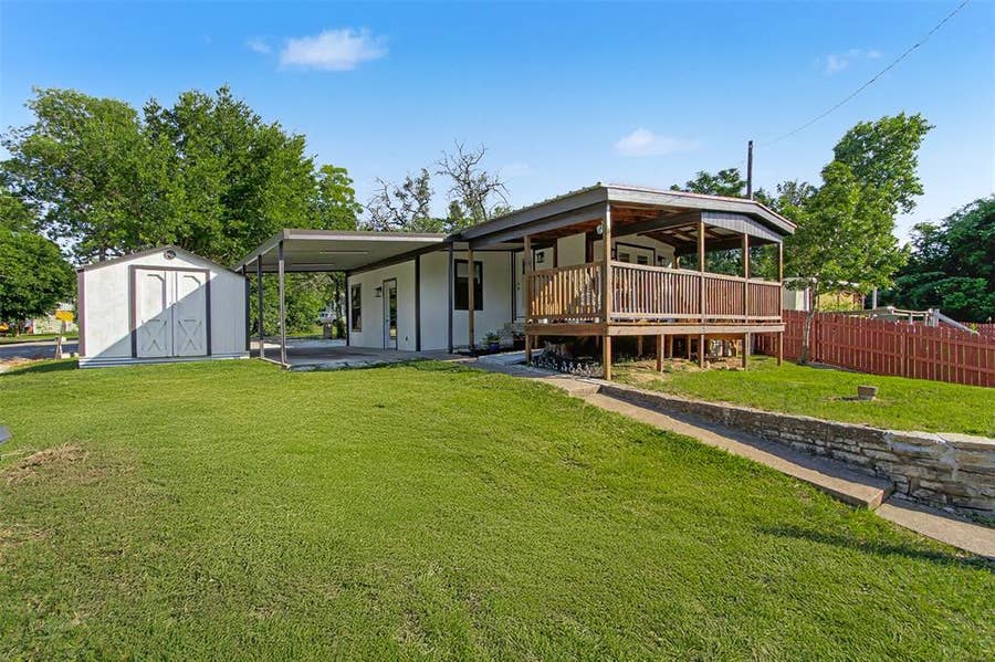 Property photo for 3819 Horseshoe Trail, Granbury, TX