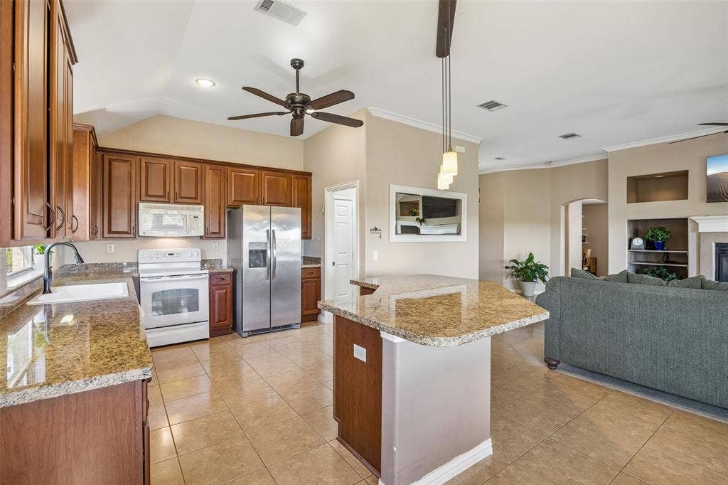 9221 Perimeter Street, Denton, TX 76207