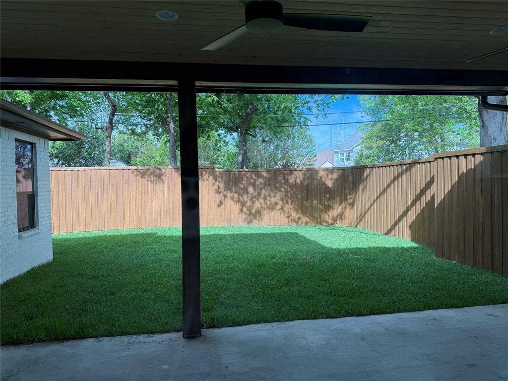 4347 DELMAR Avenue, Dallas, TX 75206 Large grassy back yard