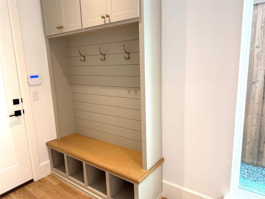 4347 DELMAR Avenue, Dallas, TX 75206 Rear Foyer with coat storage & coat closet