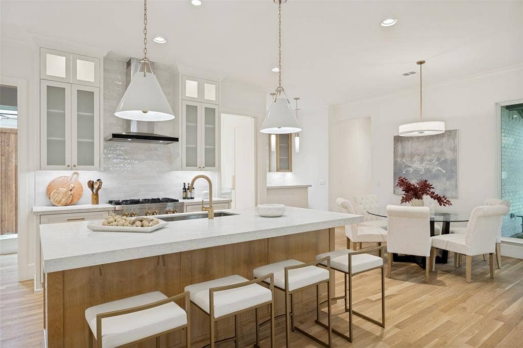 4347 DELMAR Avenue, Dallas, TX 75206 Kitchen with island breakfast bar