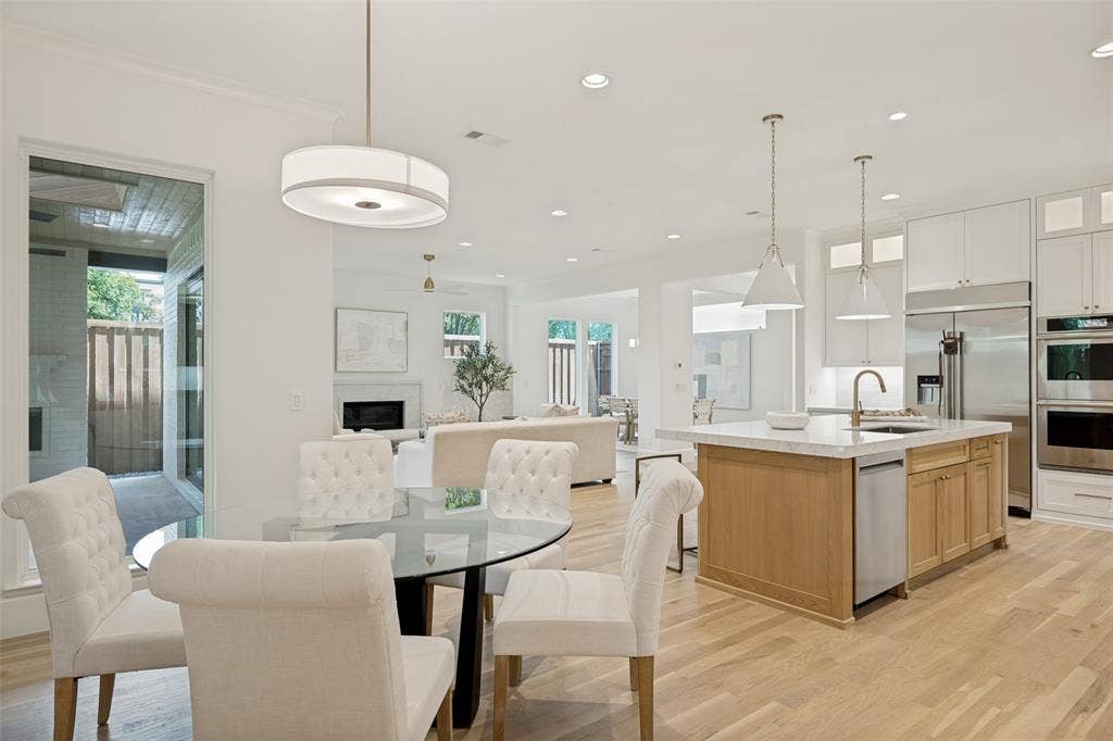 4347 DELMAR Avenue, Dallas, TX 75206 Breakfast Area