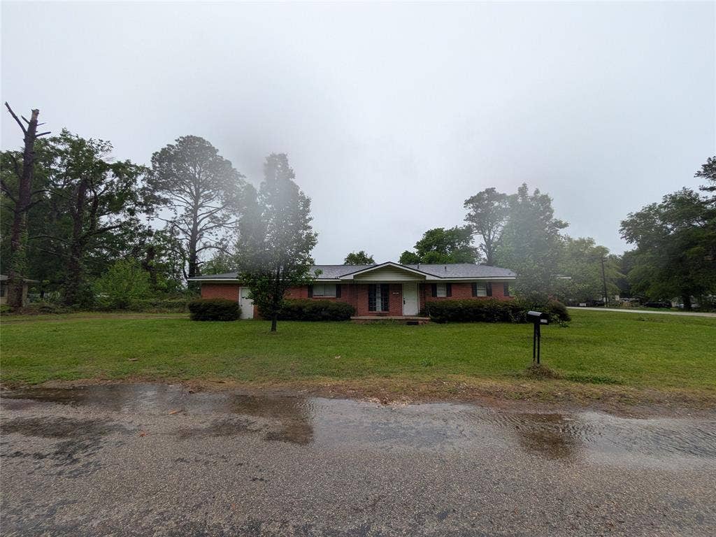 2009 County Road 4619, Athens, TX 75752 Single story home with a front lawn