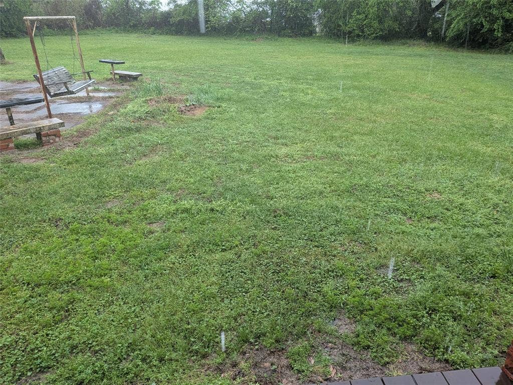 2009 County Road 4619, Athens, TX 75752 View of grassy yard