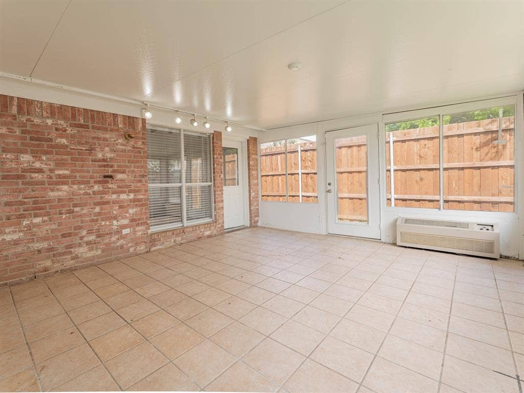 5807 Rock Meadow Trail, Arlington, TX 76017 5807 Rock Meadow Trail, Arlington, TX 76017