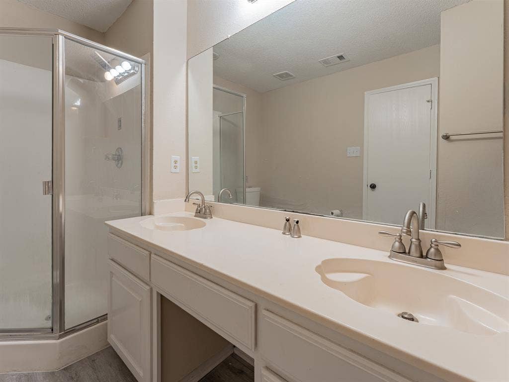 5807 Rock Meadow Trail, Arlington, TX 76017 5807 Rock Meadow Trail, Arlington, TX 76017
