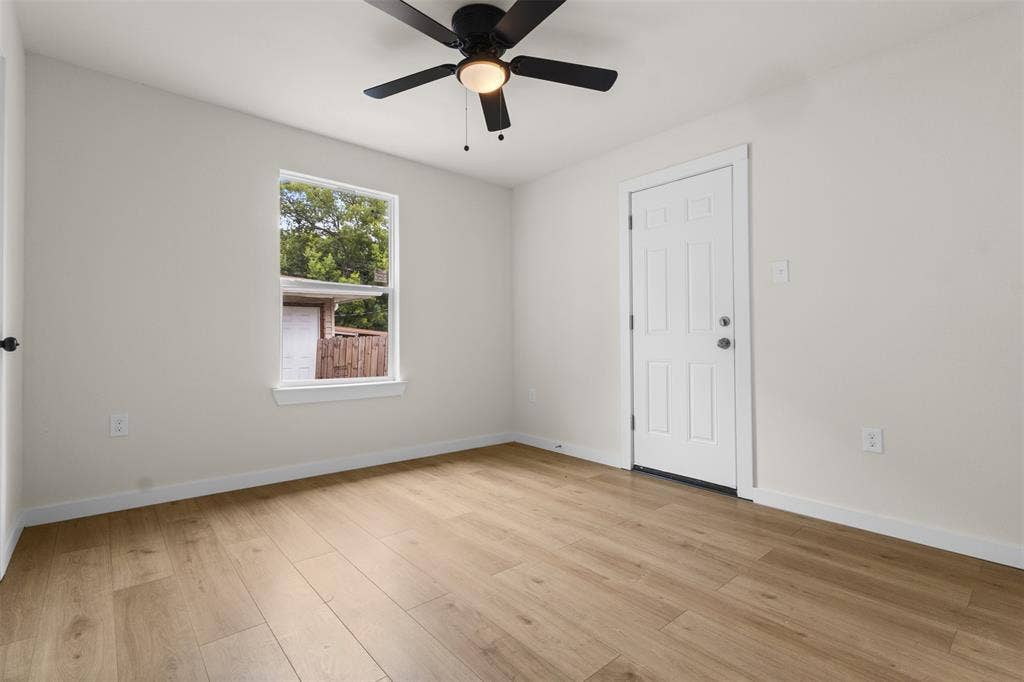 425 Browning Drive, Arlington, TX 76010 Empty room