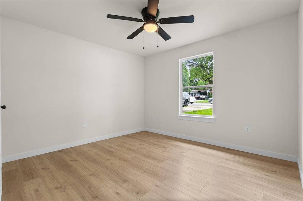 425 Browning Drive, Arlington, TX 76010 Empty room