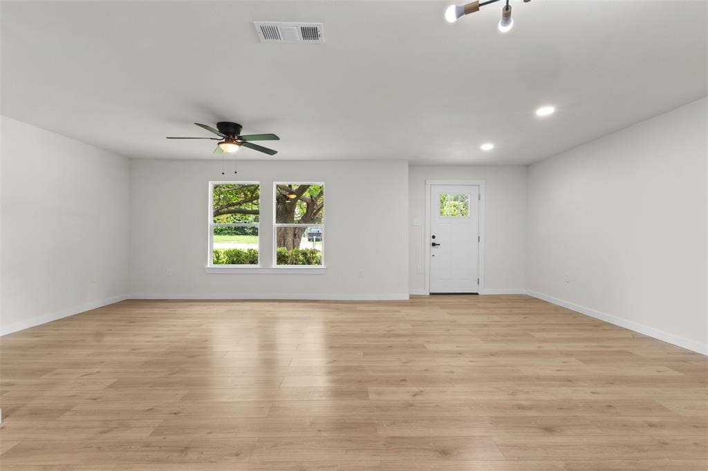 425 Browning Drive, Arlington, TX 76010 425 Browning Drive, Arlington, TX 76010