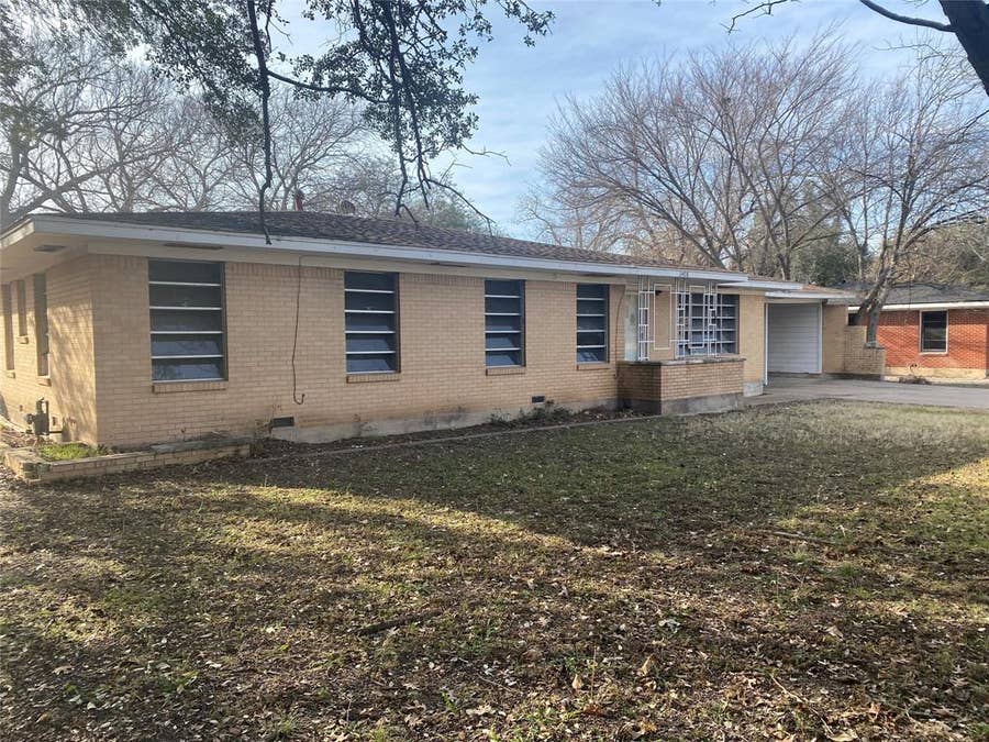 Property photo for 2408 Lake Air Drive, Waco, TX