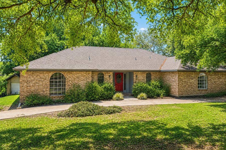 Property photo for 8240 Forest Ridge Drive, Woodway, TX