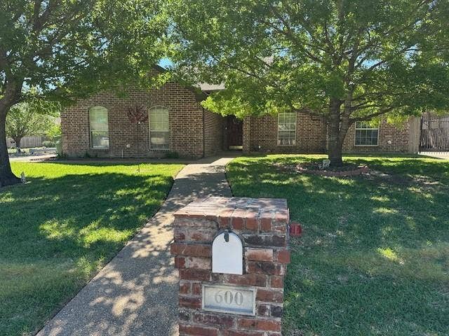 Property photo for 600 Durango Circle, Hewitt, TX