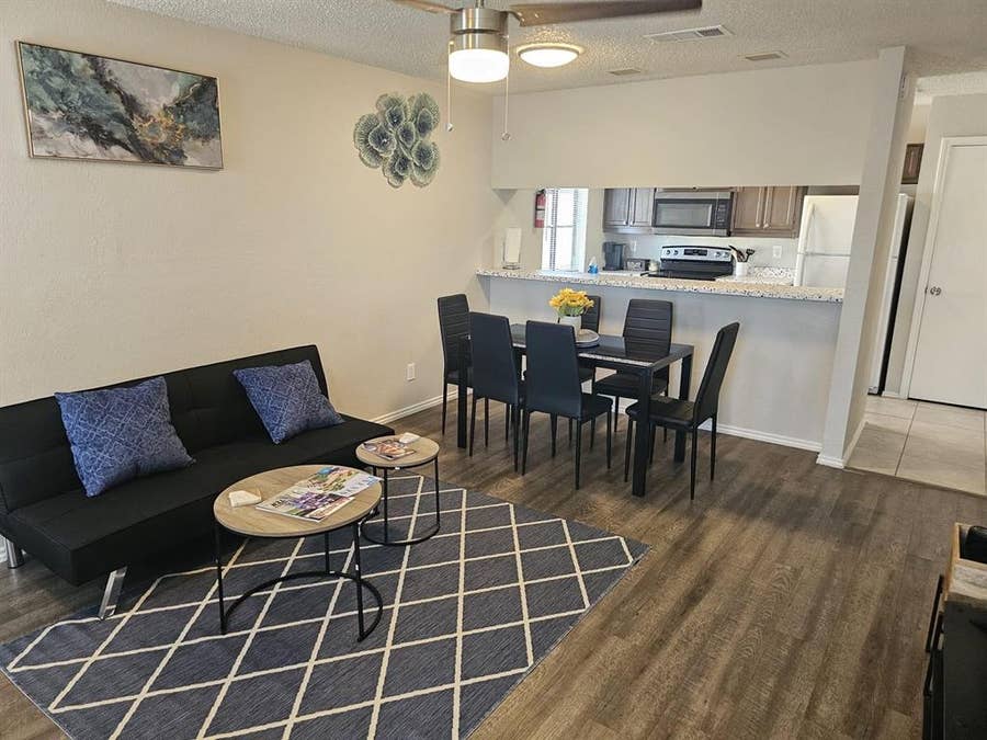 Property photo for 1728 Crest Point Drive, Arlington, TX