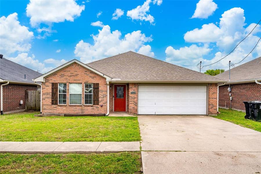 Property photo for 112 W Cedar Street, Lone Oak, TX