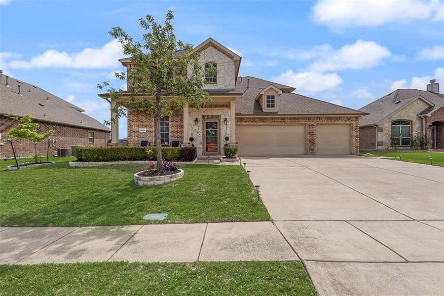 Property photo for 5002 Crawfish Lane, Garland, TX