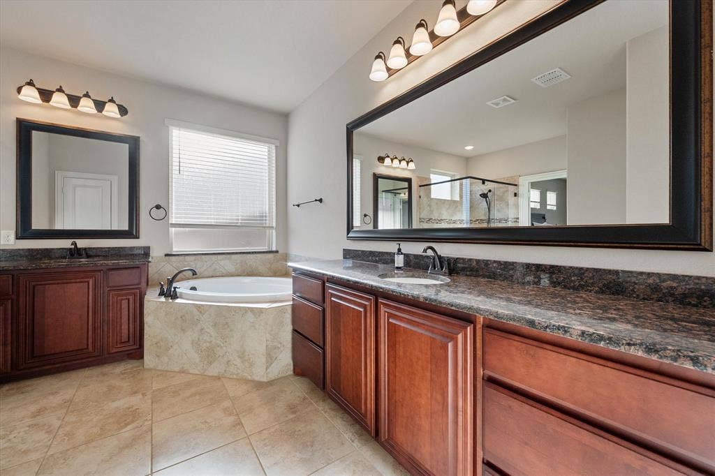 725 Staghorn Street, Midlothian, TX 76065 725 Staghorn Street, Midlothian, TX 76065