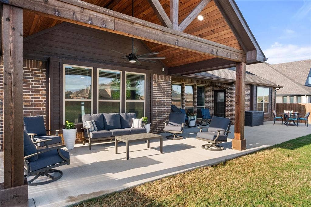 725 Staghorn Street, Midlothian, TX 76065 725 Staghorn Street, Midlothian, TX 76065