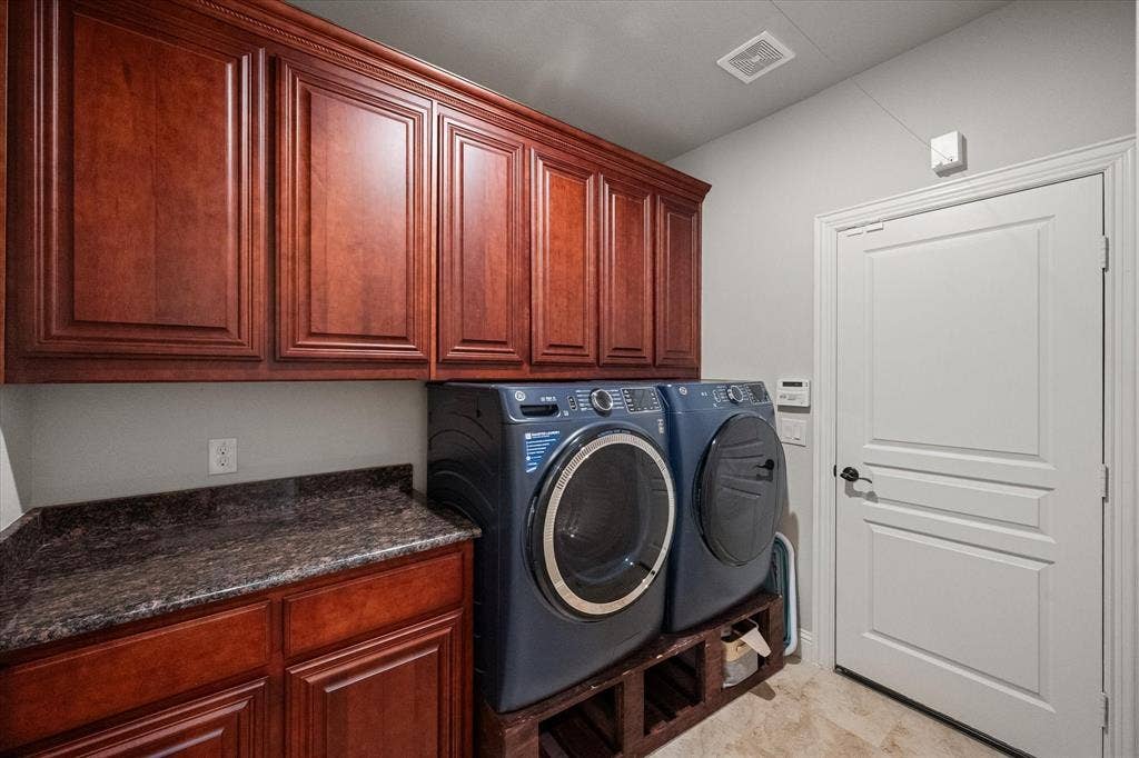 725 Staghorn Street, Midlothian, TX 76065 725 Staghorn Street, Midlothian, TX 76065