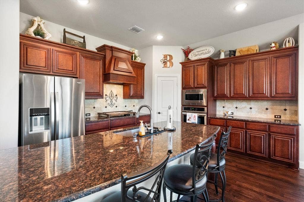 725 Staghorn Street, Midlothian, TX 76065 725 Staghorn Street, Midlothian, TX 76065