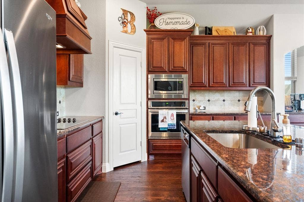 725 Staghorn Street, Midlothian, TX 76065 725 Staghorn Street, Midlothian, TX 76065