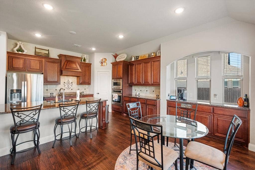 725 Staghorn Street, Midlothian, TX 76065 725 Staghorn Street, Midlothian, TX 76065