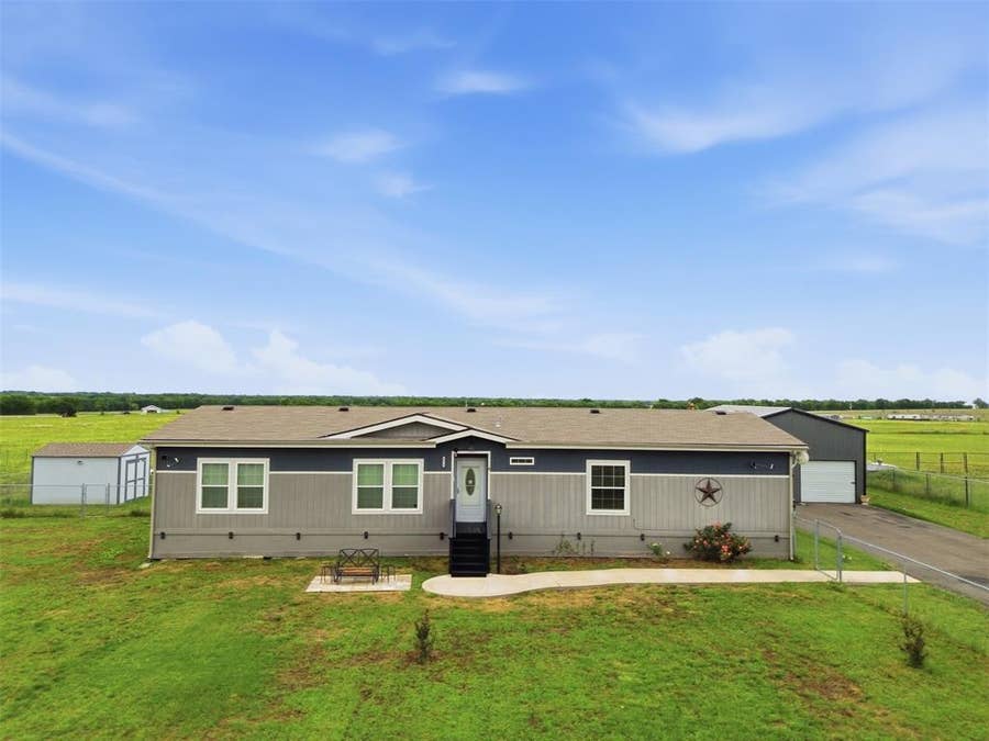 Property photo for 9013 County Road 1143, Leonard, TX
