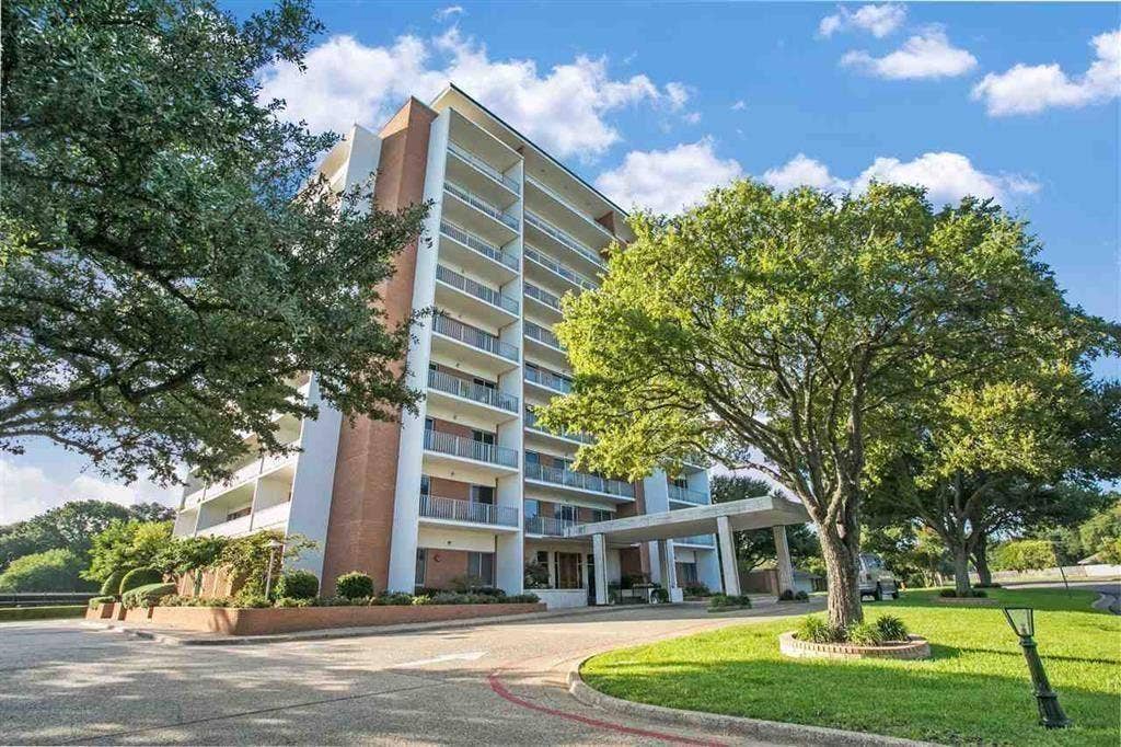 The Lake Air Tower