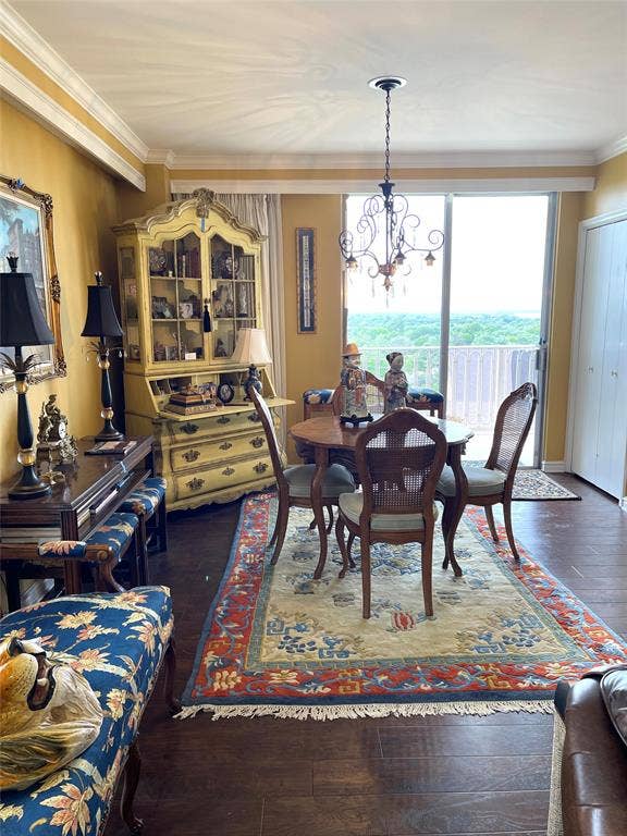 Dining Area lake view