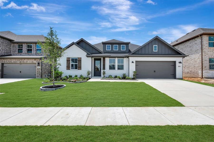 Property photo for 1009 Ashcroft Lane, Justin, TX