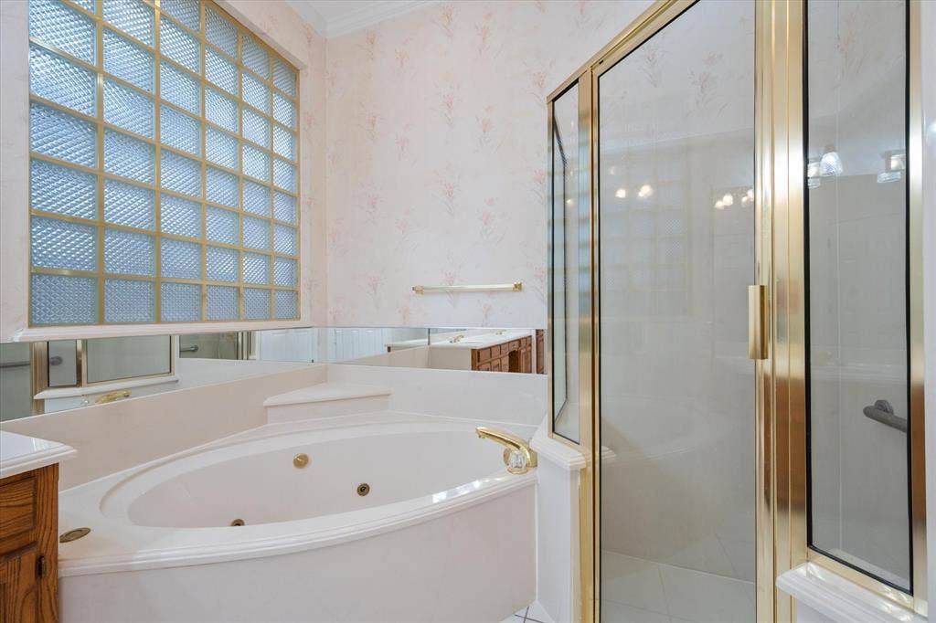 5200 Independence Avenue, Arlington, TX 76017 5200 Independence Avenue, Arlington, TX 76017