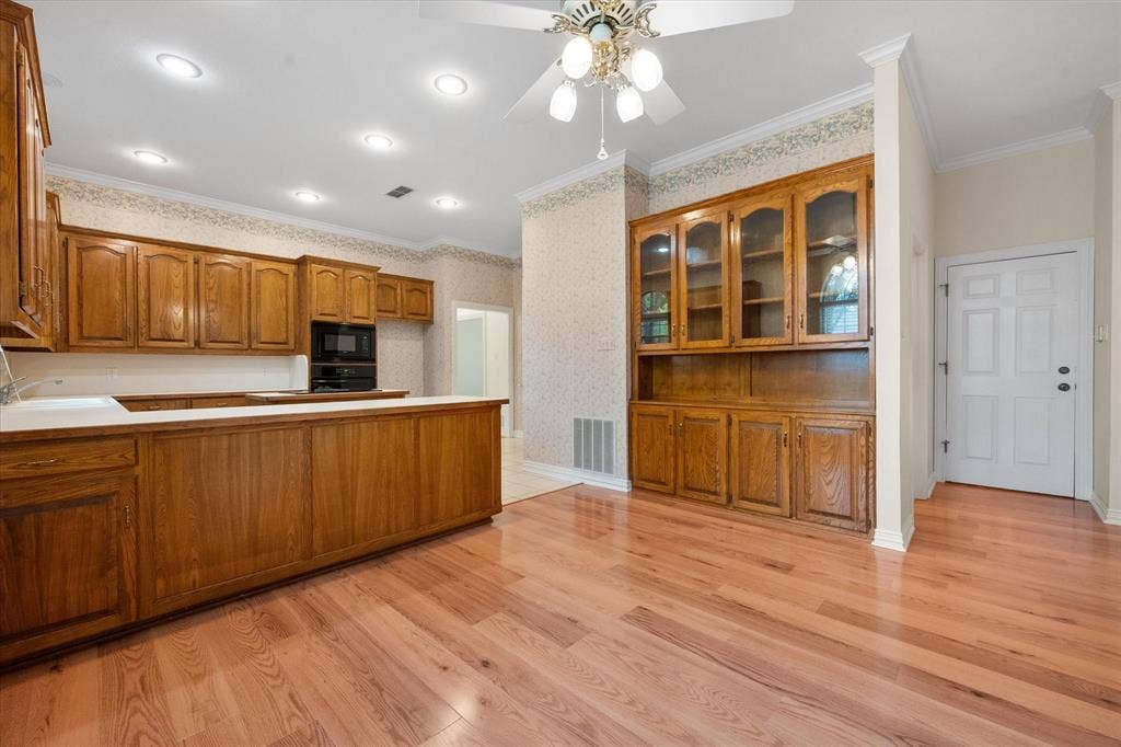 5200 Independence Avenue, Arlington, TX 76017 5200 Independence Avenue, Arlington, TX 76017