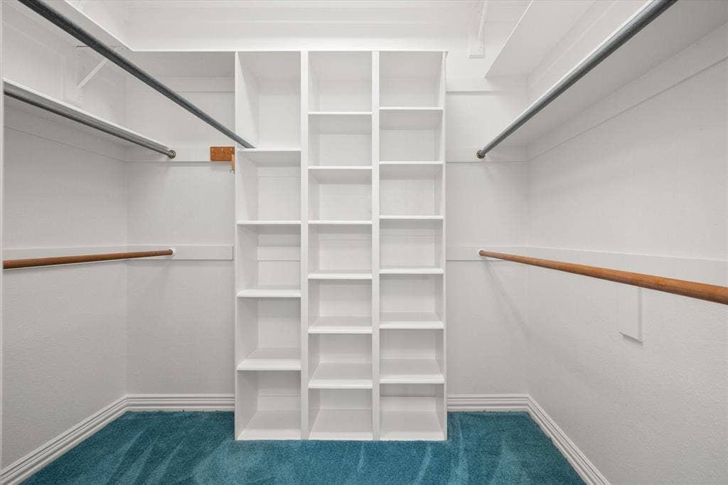 5200 Independence Avenue, Arlington, TX 76017 Primary closet