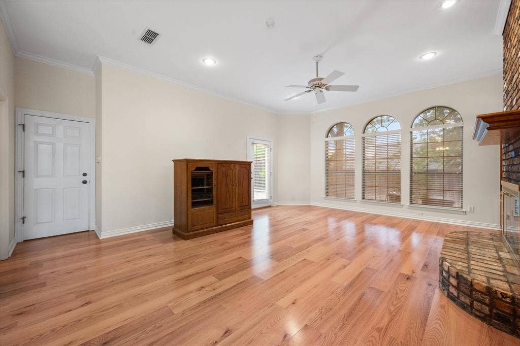 5200 Independence Avenue, Arlington, TX 76017 More beautiful windows
