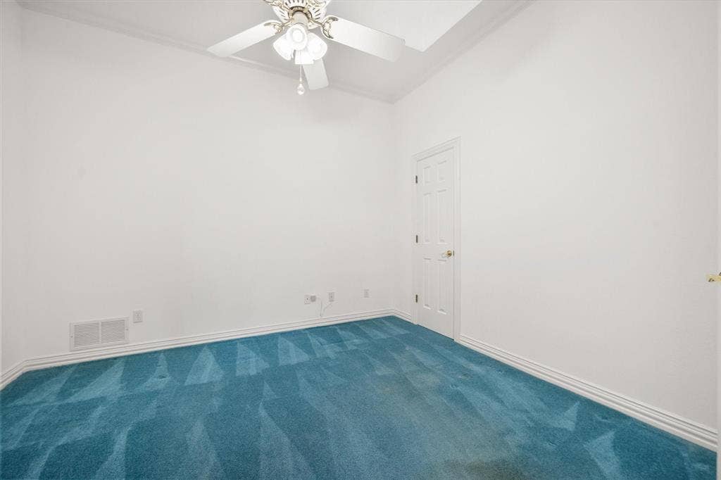 5200 Independence Avenue, Arlington, TX 76017 Office with nice storage. If need be, this can be utilized as a bedroom with no 2 points of egress