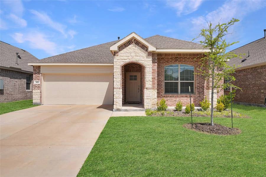 Property photo for 925 Garner Drive, Fate, TX