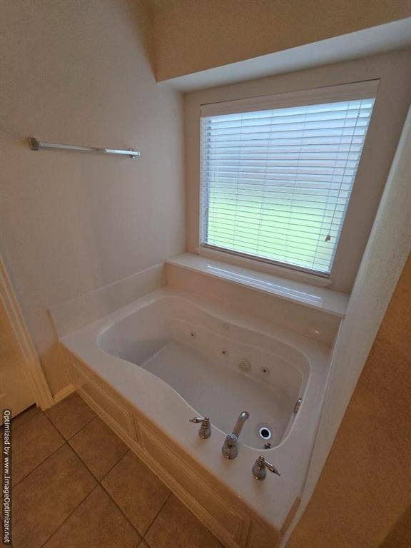 103 S Young Boulevard, DeSoto, TX 75115 Jetted Tub in Primary Suite