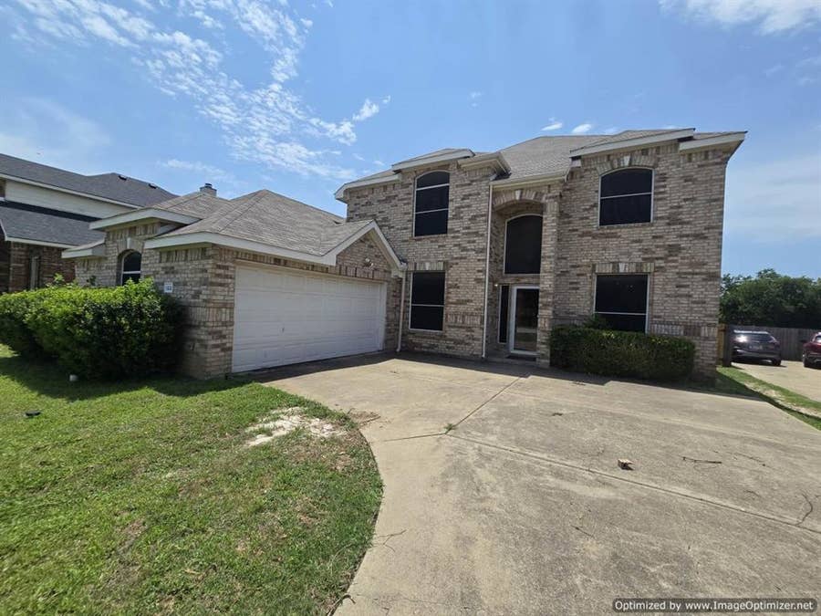 Property photo for 103 S Young Boulevard, DeSoto, TX