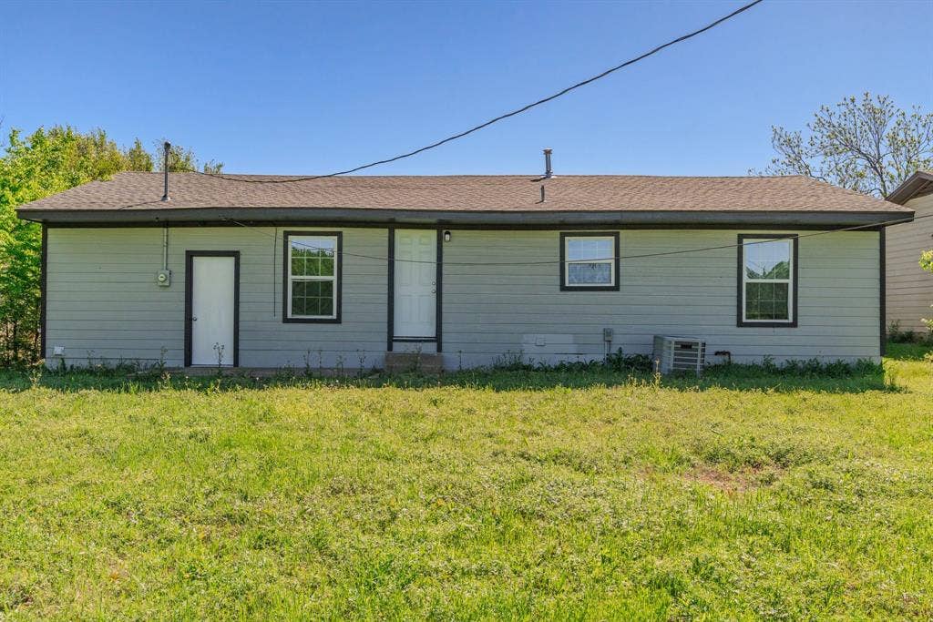 1704 Langford Street, Greenville, TX 75401 1704 Langford Street, Greenville, TX 75401