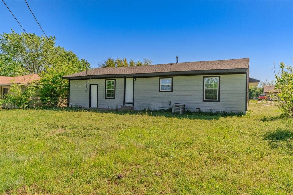 1704 Langford Street, Greenville, TX 75401 1704 Langford Street, Greenville, TX 75401