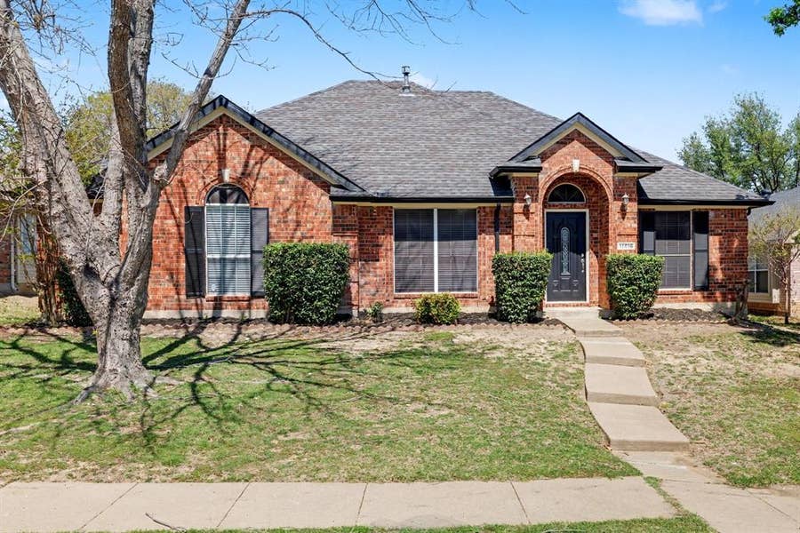 Property photo for 11816 Rocky Point Drive, Frisco, TX