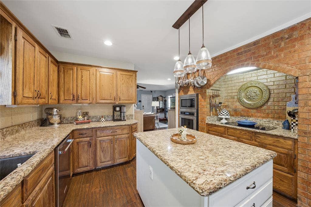 603 Country Club Circle, Athens, TX 75751 603 Country Club Circle, Athens, TX 75751