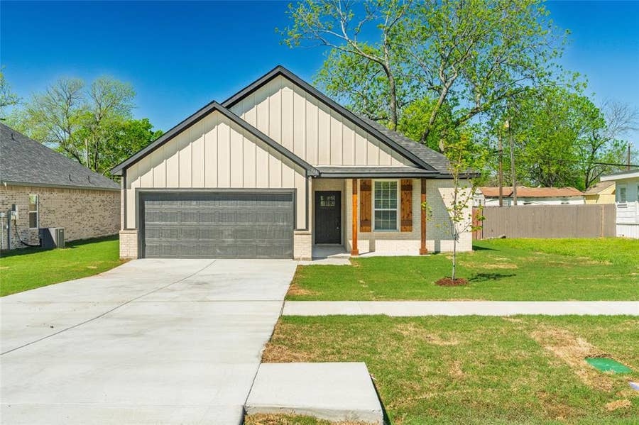 Property photo for 113 N Third Street, Celeste, TX