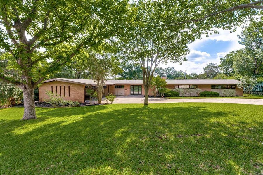 Property photo for 4101 Hildring Drive E, Fort Worth, TX