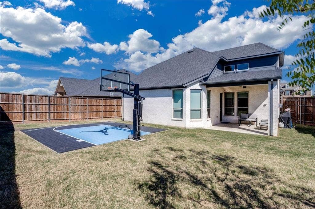 The backyard is a Slam Dunk.