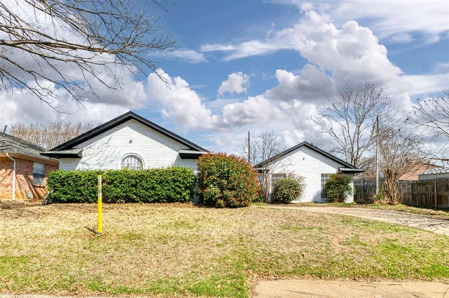 Property photo for 5603 Fireside Drive, Arlington, TX